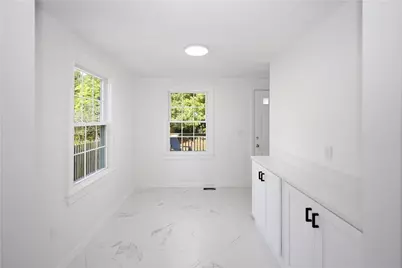 39 Marion Avenue S, Cranston, RI 02905 - Photo 14