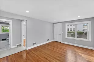 28 Hazard St, Pawtucket, RI 02860 - Photo 8