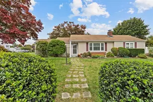 62 Sweetfern Rd, Warwick, RI 02888 - Photo 2