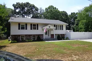 32 Woodridge Rd, Narragansett, RI 02882 - Photo 1