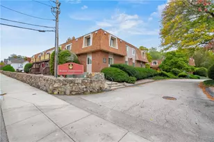 25 School St, Westerly, RI 02891 - Photo 2