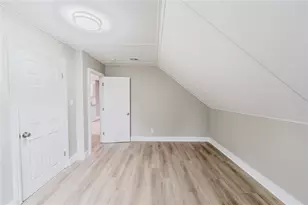 111 Waverly St, Providence, RI 02907 - Photo 8