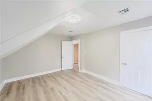 111 Waverly St, Providence, RI 02907 - Photo 6