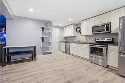 661 Douglas Avenue, Providence, RI 02908 - Photo 18
