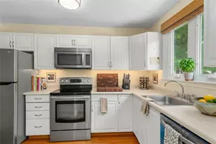 30 Noel Ct, South Kingstown, RI 02879 - Photo 10