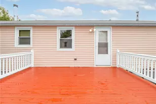 62 Beacon St, Cranston, RI 02910 - Photo 16
