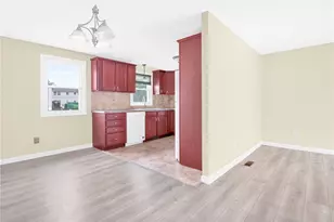 62 Beacon St, Cranston, RI 02910 - Photo 26