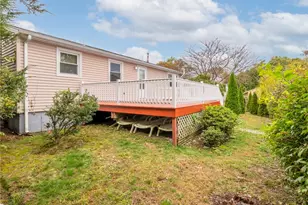 62 Beacon St, Cranston, RI 02910 - Photo 10