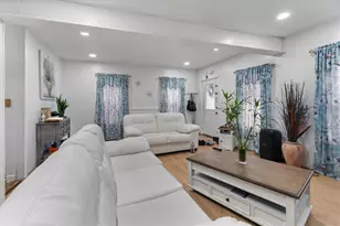 28 Englewood Ave, Pawtucket, RI 02860 - Photo 8