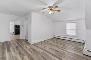28 Englewood Ave, Pawtucket, RI 02860 - Photo 24
