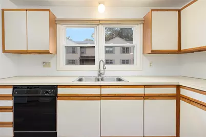 1603 Plainfield Pike #E7, Johnston, RI 02919 - Photo 4