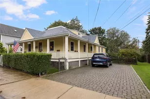 21 Vaughan Ave, Newport, RI 02840 - Photo 1