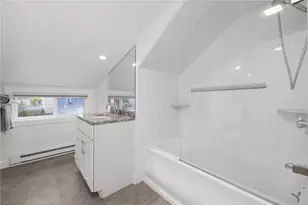 21 Vaughan Ave, Newport, RI 02840 - Photo 12