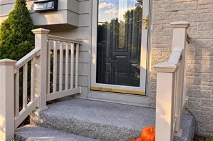 40 Fairfield Dr, North Kingstown, RI 02852 - Photo 2