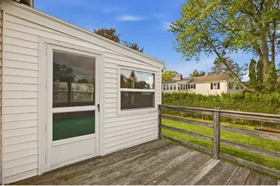 15 Squantum Drive, Middletown, RI 02842 - Photo 18