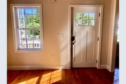 27 Hoppin Avenue, East Providence, RI 02915 - Photo 2