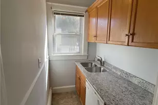 61 Lucille St, Providence, RI 02908 - Photo 4