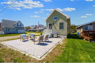 64 Burnside Avenue, Narragansett, RI 02882 - Photo 2