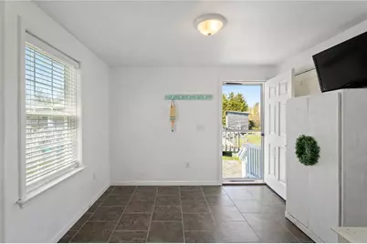 64 Burnside Avenue, Narragansett, RI 02882 - Photo 16