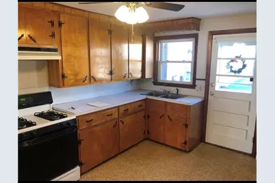 30 Wakefield Street, West Warwick, RI 02893 - Photo 2
