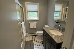 123 Wampanoag Rd, Warwick, RI 02818 - Photo 18