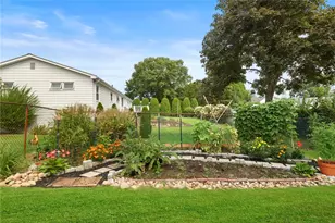8 Elmhurst Dr, Smithfield, RI 02828 - Photo 44