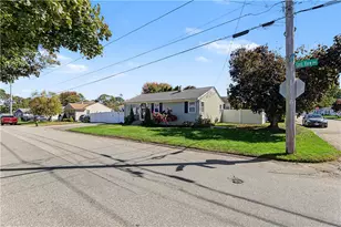 162 E View Ave, Cranston, RI 02920 - Photo 28