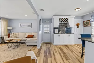 162 East View Avenue, Cranston, RI 02920 - Photo 8