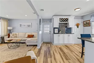162 E View Ave, Cranston, RI 02920 - Photo 8