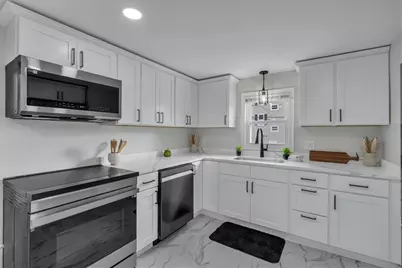 546 Robinson Street, Woonsocket, RI 02895 - Photo 6