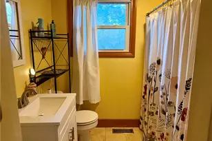 97 Keeley Ave, Warwick, RI 02886 - Photo 4