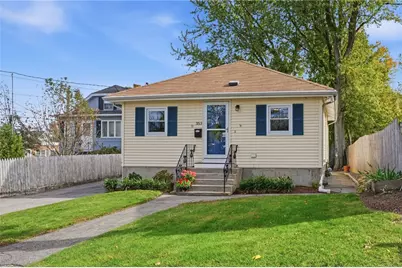 353 Massasoit Avenue, East Providence, RI 02914 - Photo 32