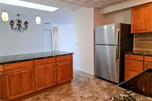 732 Manomet Ct, Warwick, RI 02886 - Photo 4