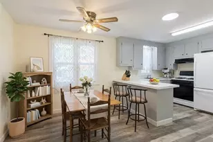 61 Calderwood Dr, Warwick, RI 02886 - Photo 2