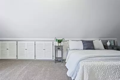 379 Dover Avenue, East Providence, RI 02914 - Photo 30