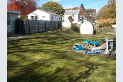 122 Fairfield Avenue, Woonsocket, RI 02895 - Photo 16