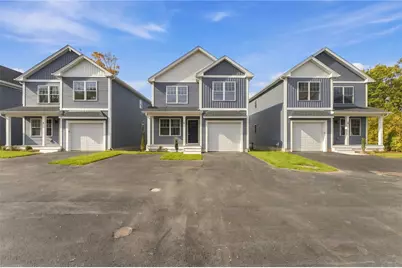 4 Teresa Ann Crossing #4, West Warwick, RI 02893 - Photo 2