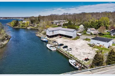 2139 Main Road, Tiverton, RI 02878 - Photo 1