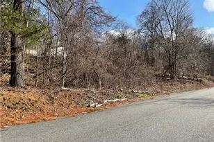 27 Oxford Rd, Cumberland, RI 02864 - Photo 1