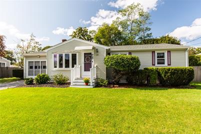 29 Moccasin Drive, Warwick, RI 02889 - Photo 1