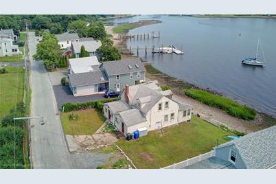 92 King Philip Avenue, Bristol, RI 02809 - Photo 1