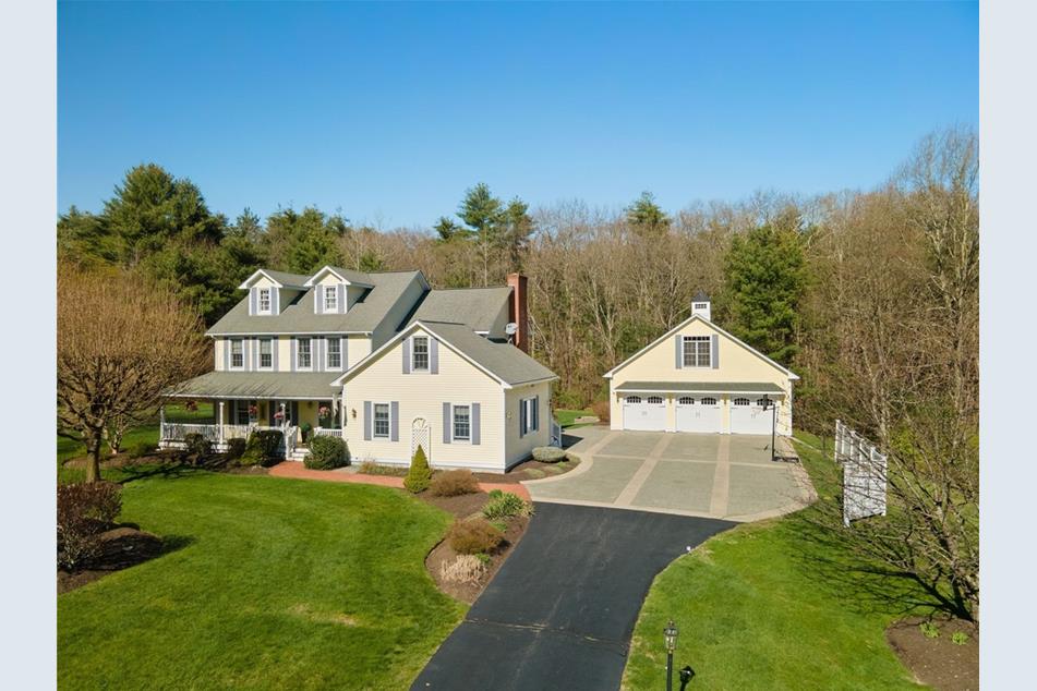 57 Pond House Rd, North Smithfield, RI 02896 MLS 1356109 Coldwell