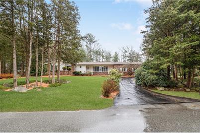 40 Spring Valley Drive, East Greenwich, RI 02818 - Photo 1