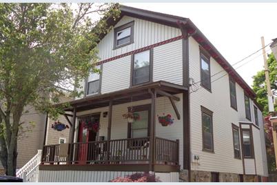 16 Pond Avenue, Newport, RI 02840 - Photo 1