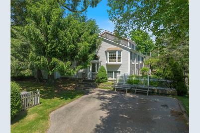 29 Center Avenue, Middletown, RI 02842 - Photo 1