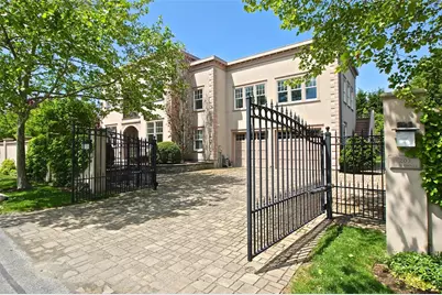 203 Coggeshall Avenue, Newport, RI 02840 - Photo 1