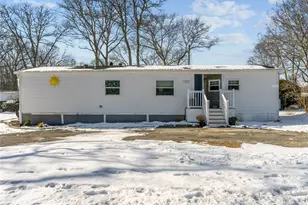 225 Brayton Rd, Tiverton, RI 02878 - Photo 1