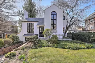21 Laurel Ave, Providence, RI 02906 - Photo 1