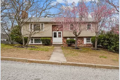 33 Hawthorn Circle, Woonsocket, RI 02895 - Photo 1