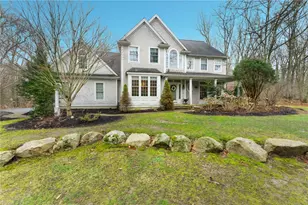153 Sakonnet Ridge Dr, Tiverton, RI 02878 - Photo 1